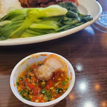 The Peanut House - Thai Near Me - Hickory, North Carolina