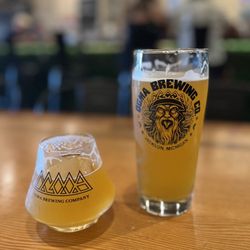 Ogma Brewing - Soul bender (left)