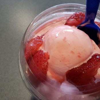Culver's - This was the "Flavor of the Day." It was loaded with strawberries. Yum, I am a huge fan of strawberries. Deliciousness! - Burgers Near Me - Harwood Heights, Illinois