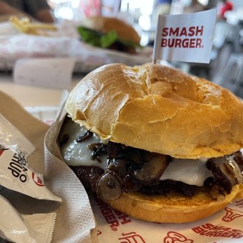 Smashburger - Truffle Mushroom Swiss  Truffle mayo, sauteed crimini mushrooms and aged swiss on an egg bun. - Burgers Near Me - Hicksville, New York