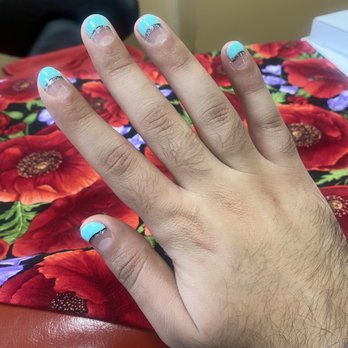 Hollywood Nails  - Nail Salons Near Me - Chicago, Illinois