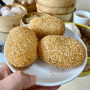 Mei Sum Dim Sum - Sesame balls with red bean - Dim Sum Near Me - Honolulu, Hawaii Mei Sum Dim Sum - Sesame balls with red bean - Dim Sum Near Me - Honolulu, Hawaii