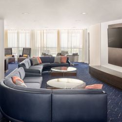 Courtyard by Marriott Portland Airport