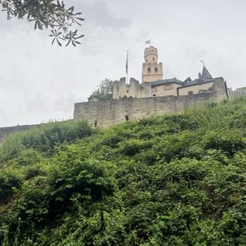 Marksburg - Exterior shot of the castle as you walk up the front gate - Museums Near Me - Braubach, RP