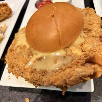 Burg & Barrel - Lenexa - Big Pig - Burgers Near Me - Lenexa, Kansas Burg & Barrel - Lenexa - Big Pig - Burgers Near Me - Lenexa, Kansas