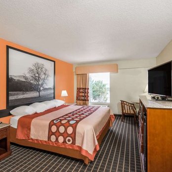 Super 8 by Wyndham Dandridge - Guest room - Hotels Near Me - Dandridge, Tennessee Super 8 by Wyndham Dandridge - Guest room - Hotels Near Me - Dandridge, Tennessee
