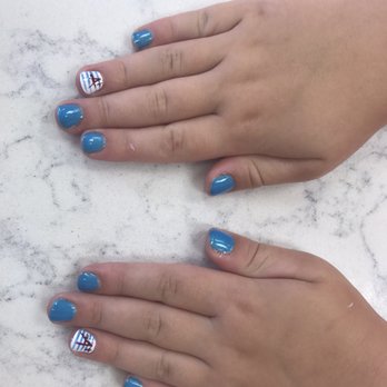 First Boutique Nails - Getting pretty for her first day of 1st grade at her new school! #HuntersCreekElementary #A+ - Nail Salons Near Me - Houston, Texas