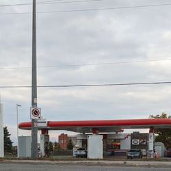 Petro Canada - Gas station from Woodbine Avenue