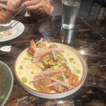 XO Restaurant - Seared Scallops, Crispy Shrimp, Shellfish Butter Monte - Asian Fusion Near Me - Honolulu, Hawaii XO Restaurant - Seared Scallops, Crispy Shrimp, Shellfish Butter Monte - Asian Fusion Near Me - Honolulu, Hawaii