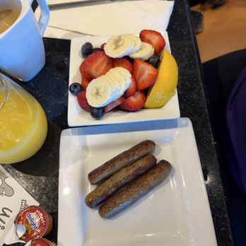 Keke's Breakfast Cafe - Sausage links and Fruit Bowl - Breakfast & Brunch Near Me - Kissimmee, Florida Keke's Breakfast Cafe - Sausage links and Fruit Bowl - Breakfast & Brunch Near Me - Kissimmee, Florida