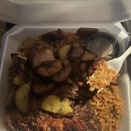 Jollaf Jollof Rice & Chicken( Fried Plaintain)
