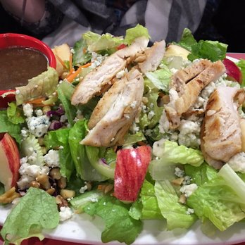 Friendly's - Grilled chicken apple harvest salad with blue cheese - Burgers Near Me - Clark, New Jersey