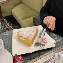 Caffè Lavena - Almond cake slice for the price of two almond cakes somewhere else!