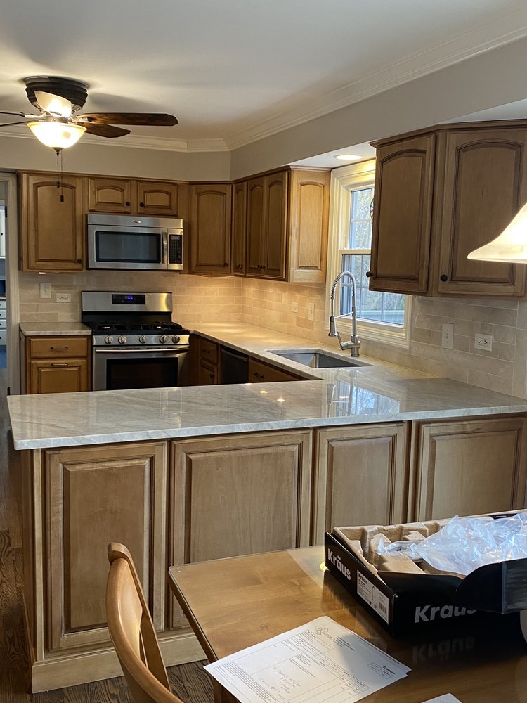 Custom Marble And Granite - countertop fabricator in Elk Grove Village, IL