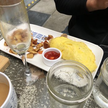 Fig Tree Cafe - Veggie omelet - Breakfast & Brunch Near Me - San Diego, California Fig Tree Cafe - Veggie omelet - Breakfast & Brunch Near Me - San Diego, California