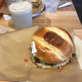 Big Wig Tacos - Skirt steak gotta with horchata - Mexican Near Me - Chicago, Illinois