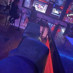 Slow server on left and willeasha on right