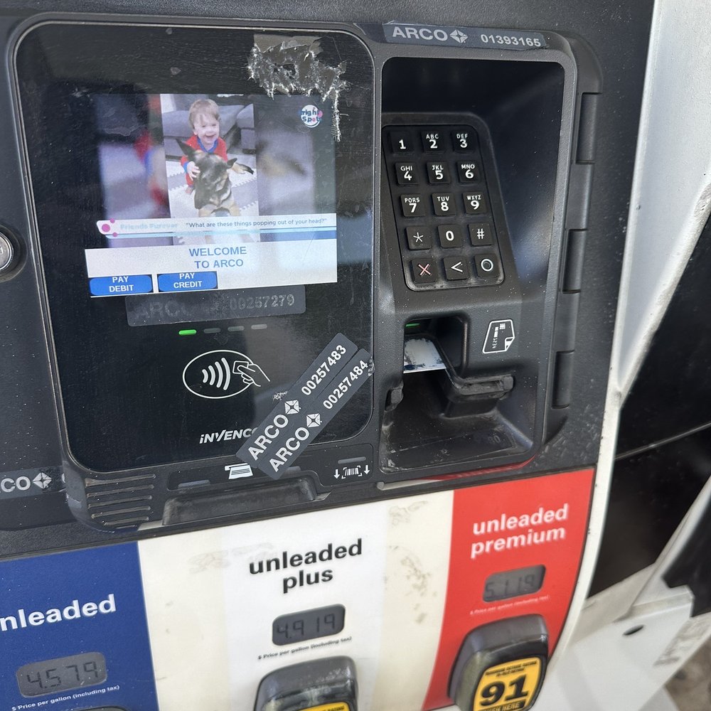 Arco - Not working : - / - Gas Stations Near Me - Fresno, California