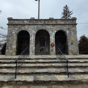 Memorial Park - Playgrounds Near Me - Willimantic, Connecticut