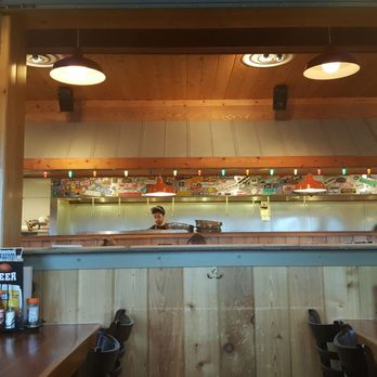 Hooters - American Near Me - Aurora, Illinois