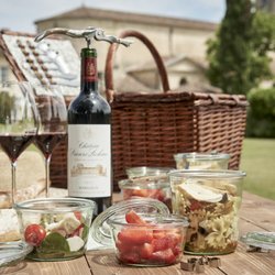 Château Prieuré-Lichine - The château is also offering a picnic in the park of the winery.
(c) Gunther Vicente
