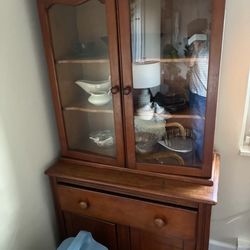 Old hutch with old dishes