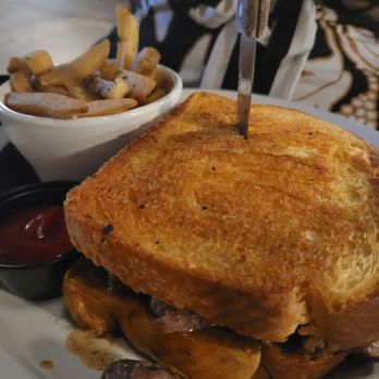 Avenue Kitchen & Bar - New American Near Me - Baltimore, Maryland Avenue Kitchen & Bar - New American Near Me - Baltimore, Maryland