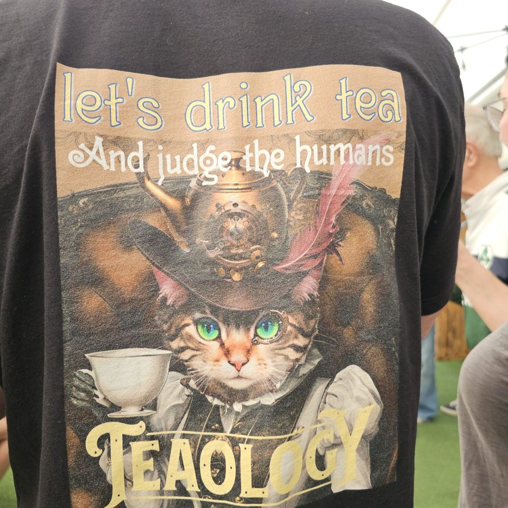 Teaology Shirt: "Let's drink tea and judge the humans."