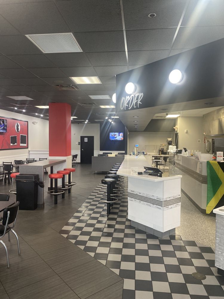 Gee’s Caribbean Kitchen