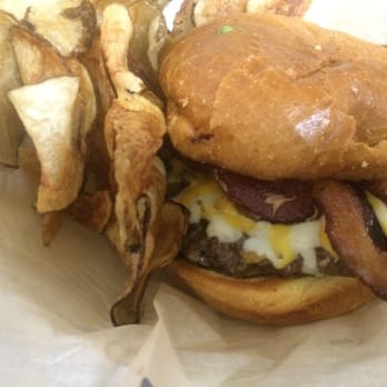 Lucky Dog Cafe - Pecan Smoked Bacon & Cheddar Burger with homemade potato chips - Cafes Near Me - Confluence, Pennsylvania