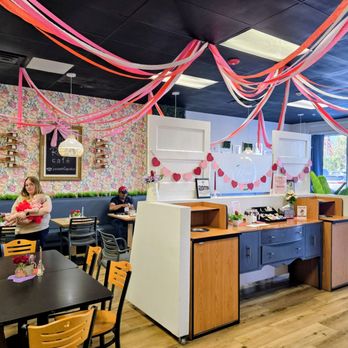 Rosé Café - Cupcakes Near Me - Arcadia, Florida Rosé Café - Cupcakes Near Me - Arcadia, Florida