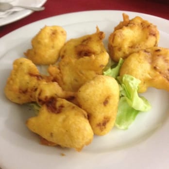Yogi Bar - Gobi pakora - cauliflower in chickpea batter - coliflor rebozado en harina de garbanzos. - Indian Near Me - Barcelona, B