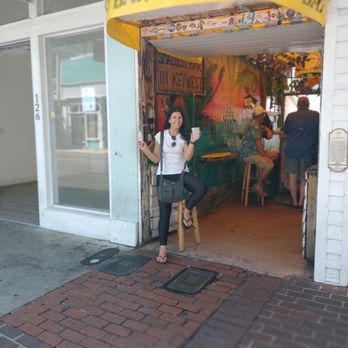 Smallest Bar - The Smallest Bar !!! Wowza! - Dive Bars Near Me - Key West, Florida Smallest Bar - The Smallest Bar !!! Wowza! - Dive Bars Near Me - Key West, Florida