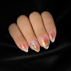 Pure Nails Spa - Chrome glow + soft aura A little dreamy, a little bold -- the perfect set for your next nail obsession.