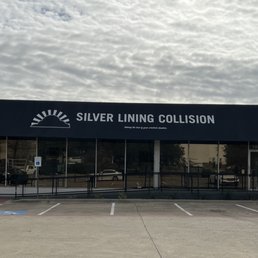Exterior photo of Silver Lining Collision - Dallas, Texas Exterior photo of Silver Lining Collision - Dallas, Texas