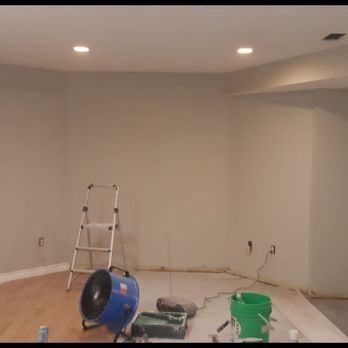 Absolute Painting - Freshly painted room - Painters Near Me - Pickering, Ontario Absolute Painting - Freshly painted room - Painters Near Me - Pickering, Ontario