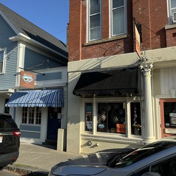 Brothers Brew Coffee Shop - Enter on the right (orange door.) Exit on the left (under blue awning.) - Coffee & Tea Near Me - Rockport, Massachusetts Brothers Brew Coffee Shop - Enter on the right (orange door.) Exit on the left (under blue awning.) - Coffee & Tea Near Me - Rockport, Massachusetts