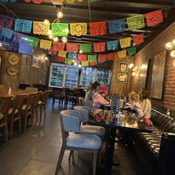 El Castillo Mexicano - Seating area