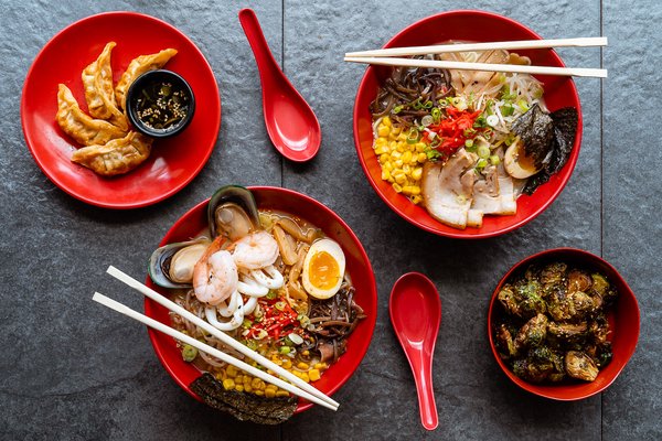 Poke Burri / Lifting Noodles Ramen by null