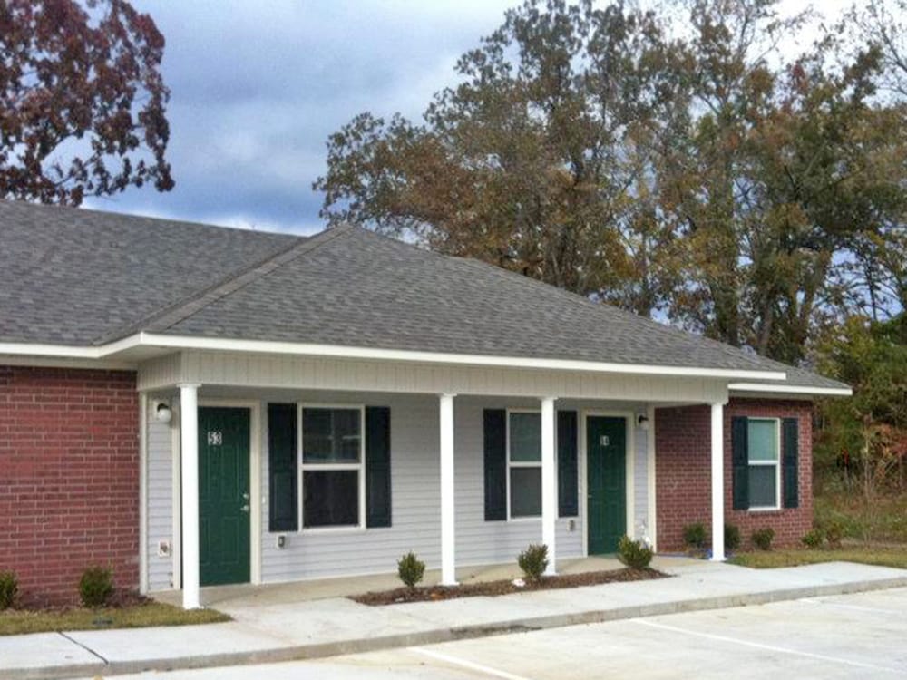 GREENBRIER GARDENS APARTMENTS 54 Mountain Dr, Greenbrier, Arkansas