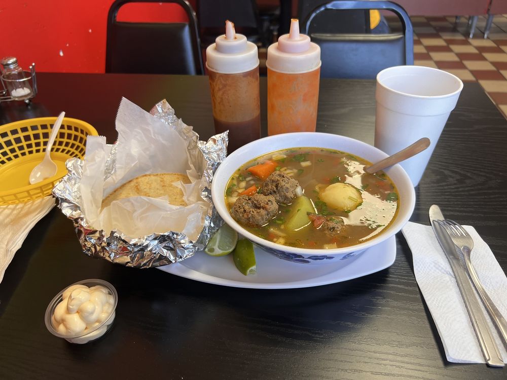 El Cielo — Mexican restaurant in Compton