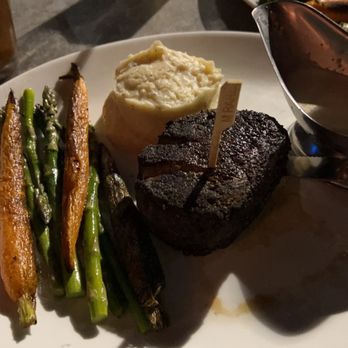 Yard House - Bars Near Me - Glendale, Arizona