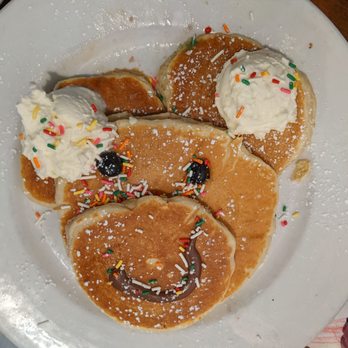 Honeybear Cafe - Kid's Big Bear pancakes - Breakfast & Brunch Near Me - Chicago, Illinois