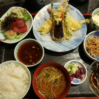Yohei Sushi Restaurant - Sashimi and Tempura ummmm. - Sushi Bars Near Me - Honolulu, Hawaii