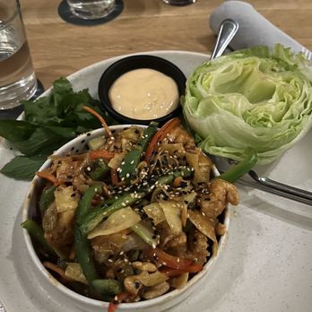 Moxies - Lettuce wraps. Incredible. - Lounges Near Me - Miami, Florida
