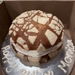 Josie's Bakery - Concha Strawberry Cream Cake