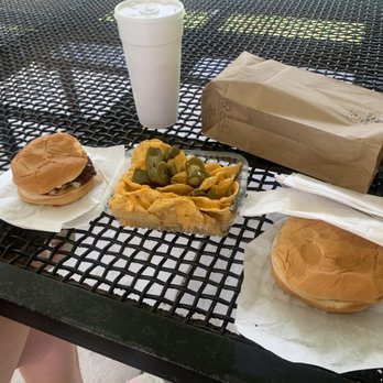 Strayhorn Dairy Bar - Burgers and nachos. - American Near Me - Senatobia, Mississippi