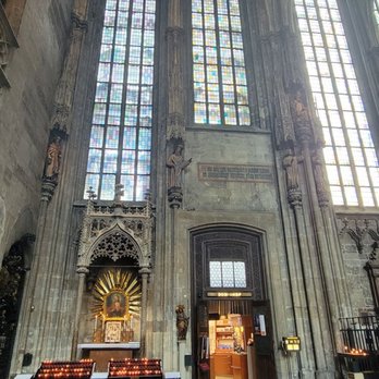 Domkirche St. Stephan - Beautiful Interior View - Churches Near Me - Vienna, 9