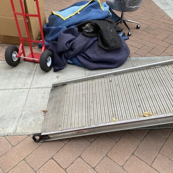 Pro Movers - They wrapped everything in blankets - Movers Near Me - Anaheim, California Pro Movers - They wrapped everything in blankets - Movers Near Me - Anaheim, California