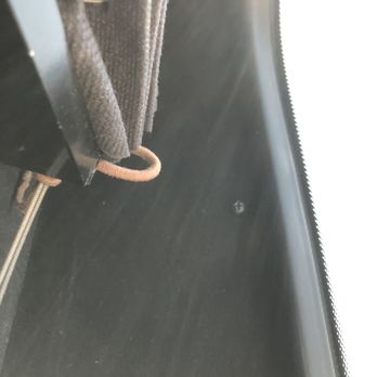 Ultimate Limousines - Window coverings being held together by hair tie. - Limos Near Me - Orange, California Ultimate Limousines - Window coverings being held together by hair tie. - Limos Near Me - Orange, California